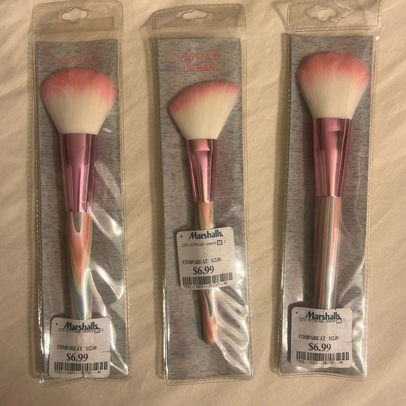 Gotta B’ Urban Other - Gotta B’ Urban Designer Collection Makeup Brush Lot - 3 Brushes *NWT*​